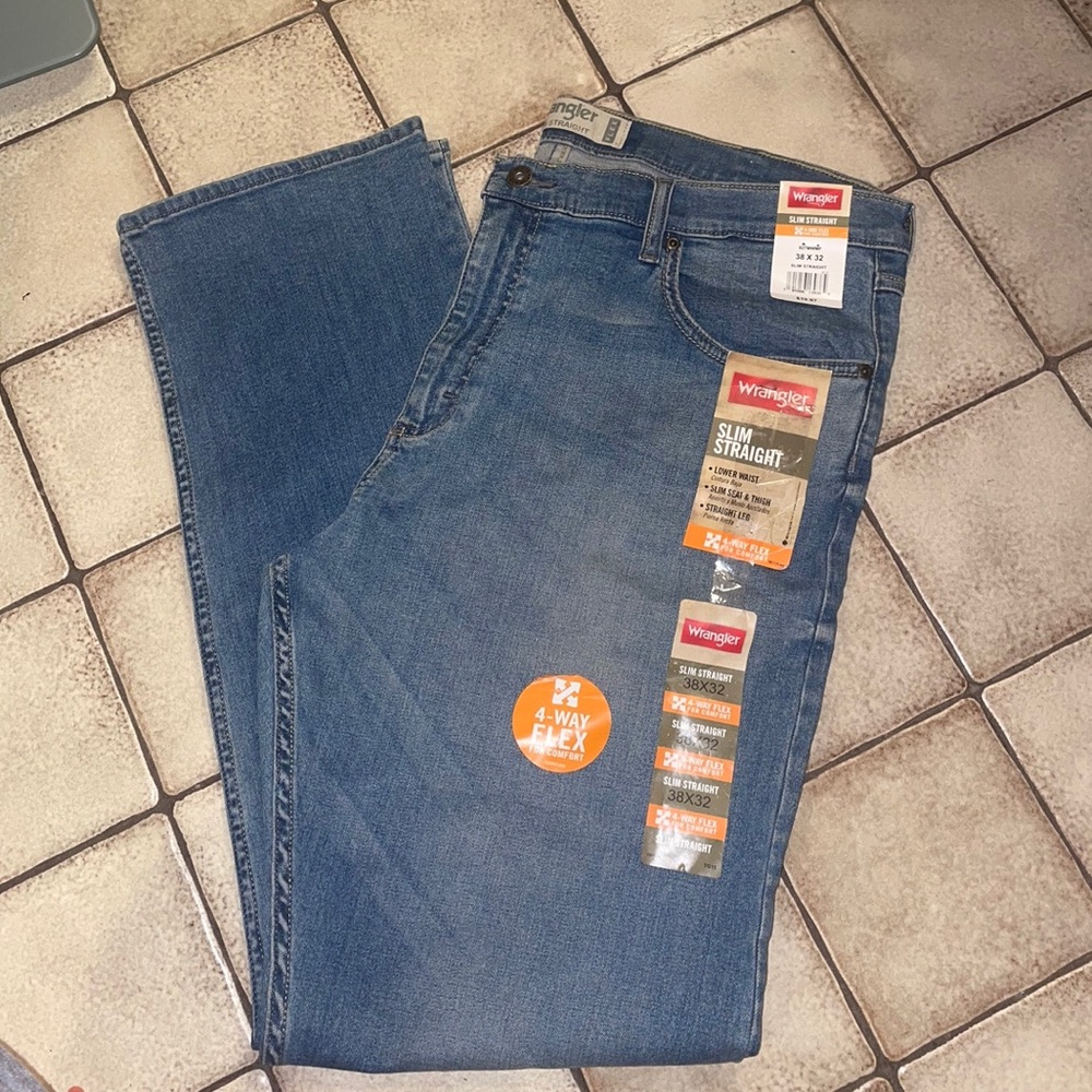 NWT Men’s Wrangler Slim Straight Blue Jeans - 38X32